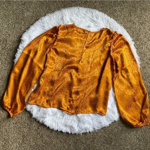 NSR Top Gold Mustard Shiny Silky Office Career Wear Elastic Wrists Women’s Small - Picture 2 of 11